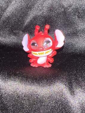 Disney Doorables Stitch Experiments Series Mini Fig(Experiment 626 Red Version)